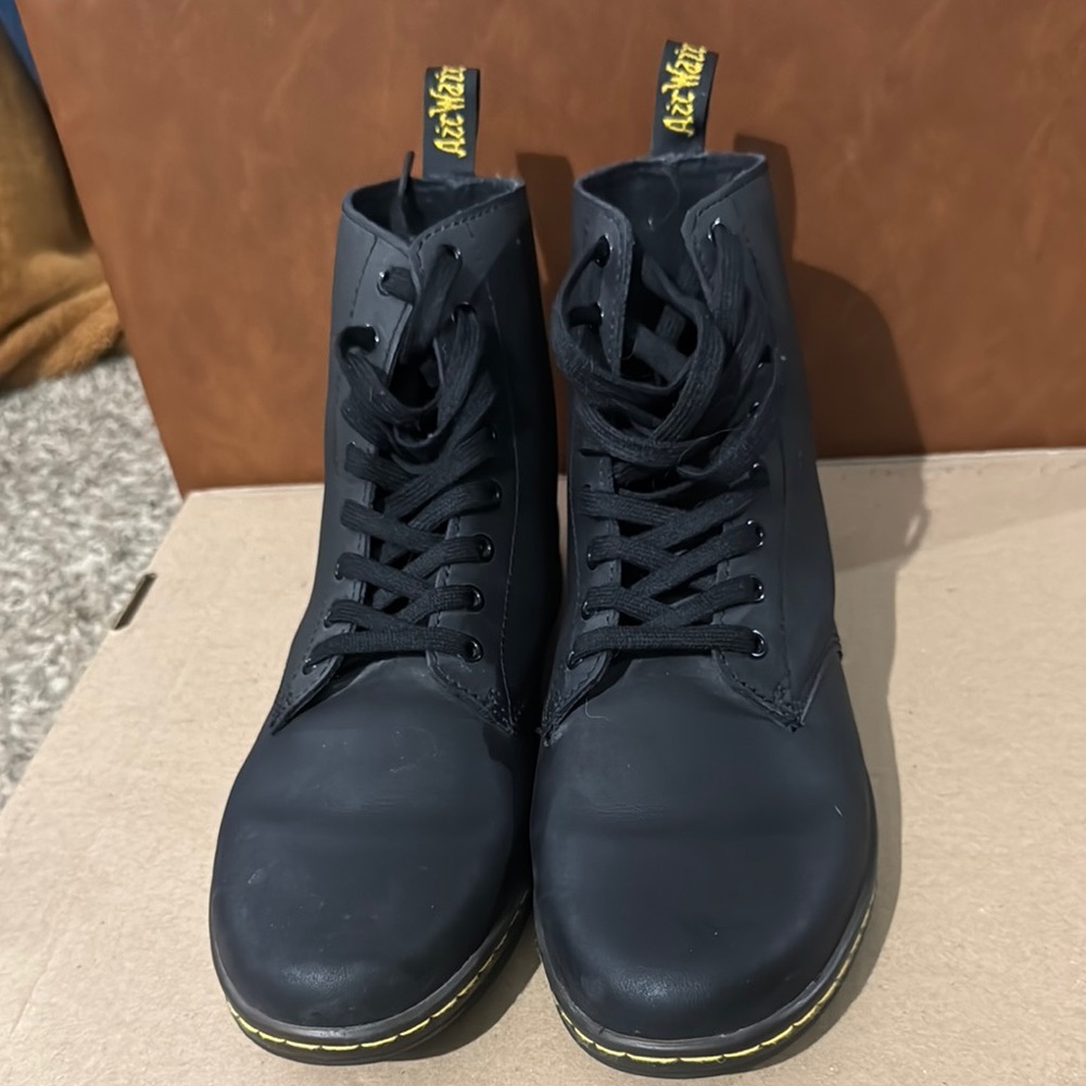 Dr. Martens Tobias